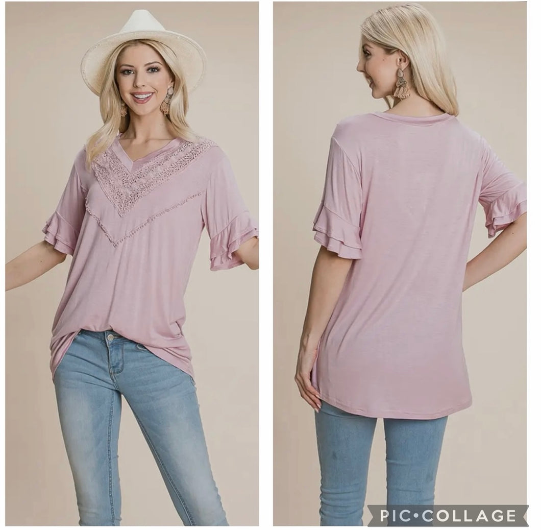 Light pink short sleeve t-shirt with crotchet