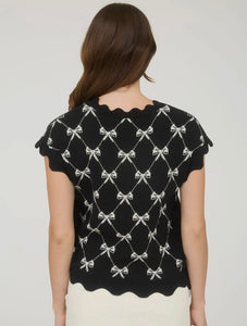 Black short sleeve bow sweater