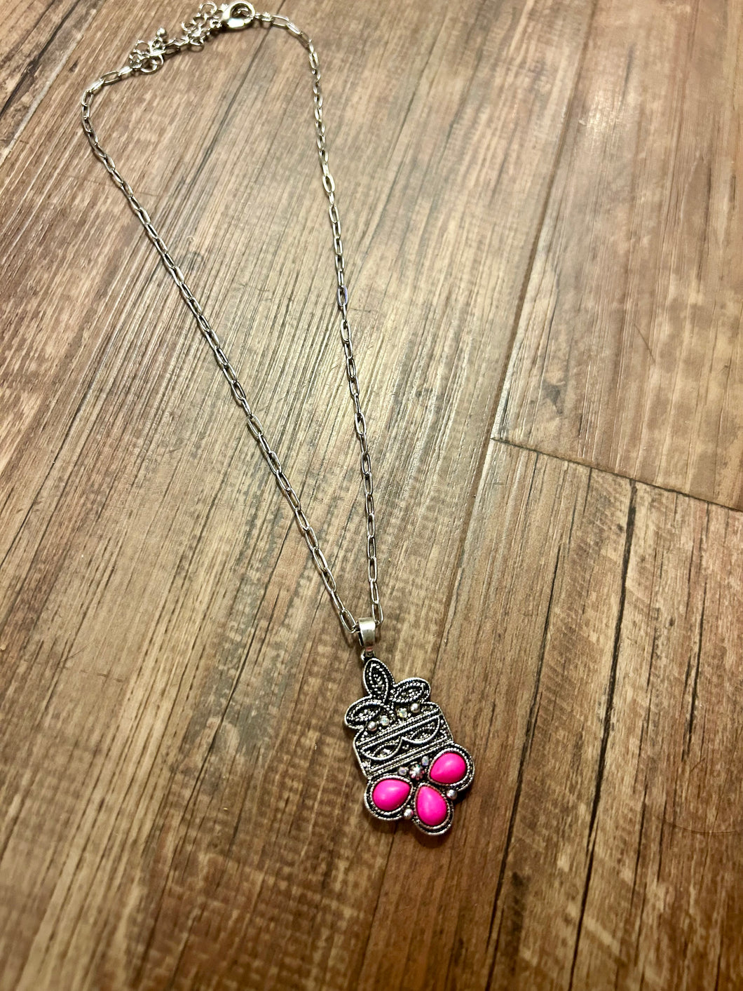 Boot stitch necklace