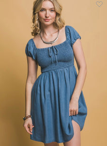 Denim short sleeve scrunch dress