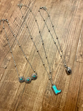 Load image into Gallery viewer, Triple layer boot &amp; hat necklace’s
